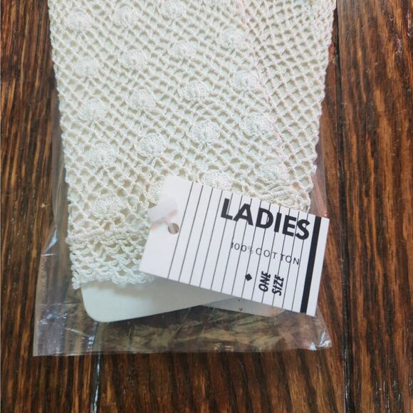 Vintage White Crochet Lace Gloves Womens One Size Fits Most New - Picture 3 of 8